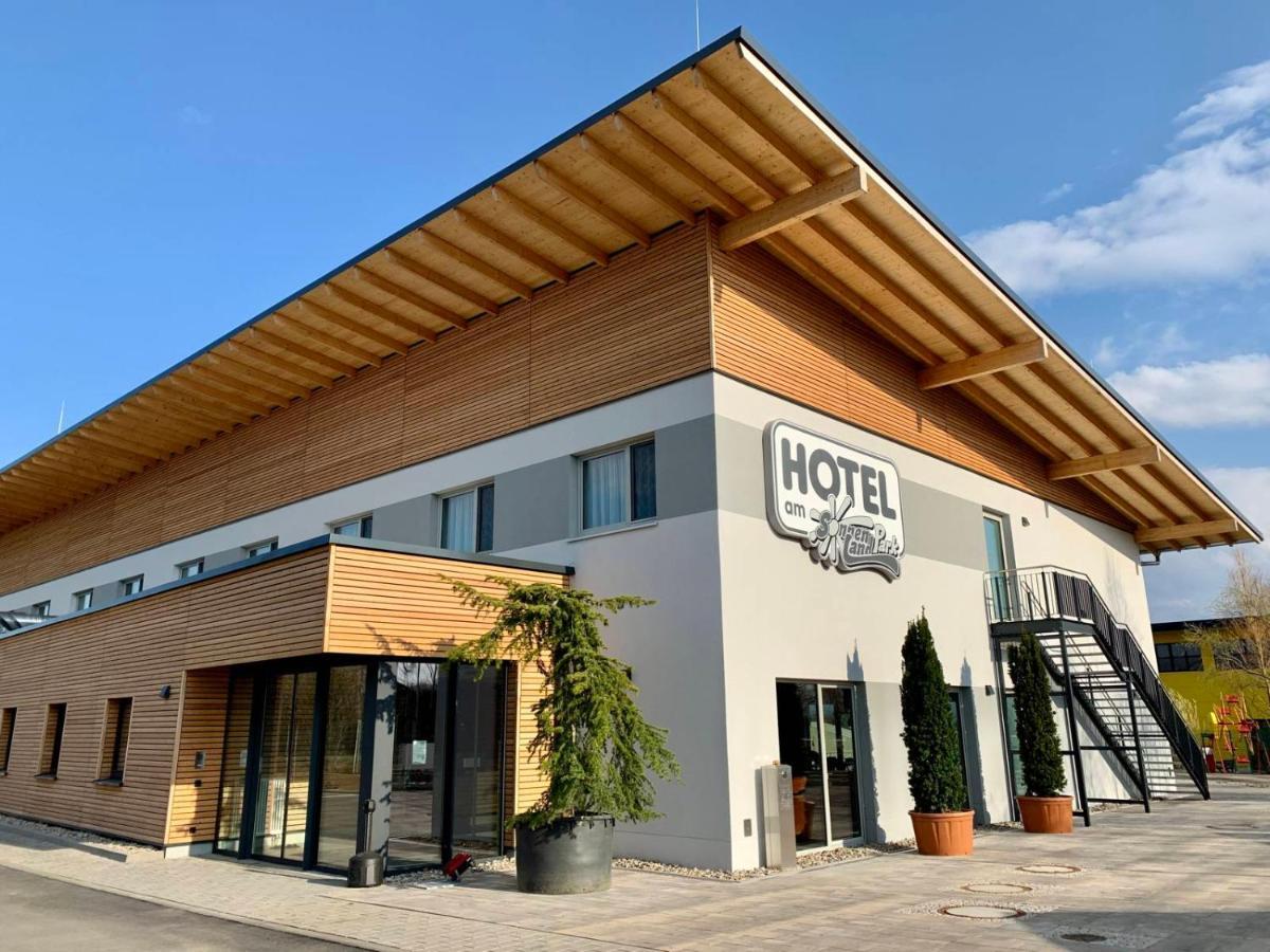 Hotel am Sonnenlandpark Lichtenau  Buitenkant foto